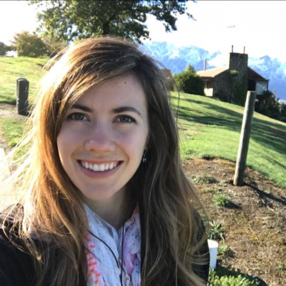 Meet your Posher, Alexia